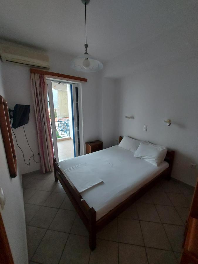 Matina Apartments Tyros Екстер'єр фото