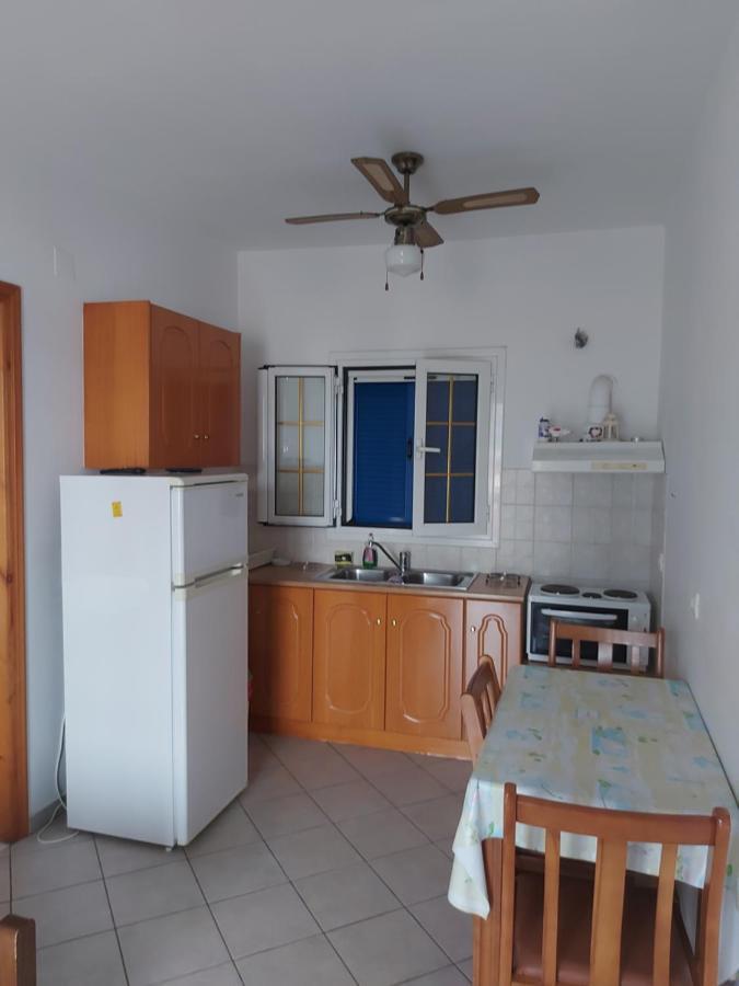 Matina Apartments Tyros Екстер'єр фото