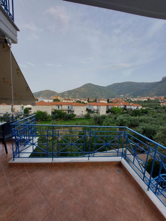 Matina Apartments Tyros Екстер'єр фото