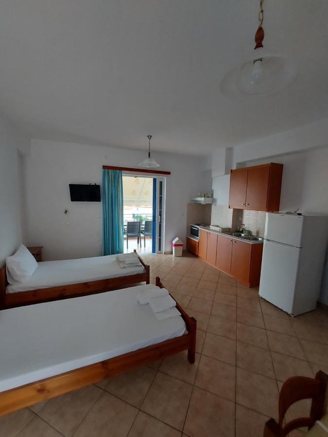 Matina Apartments Tyros Екстер'єр фото