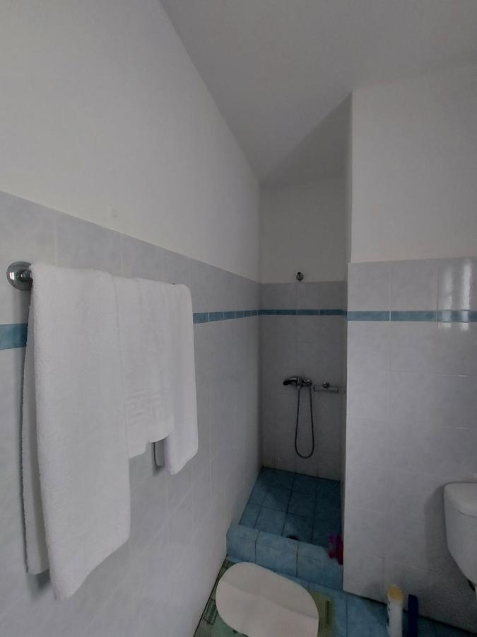 Matina Apartments Tyros Екстер'єр фото