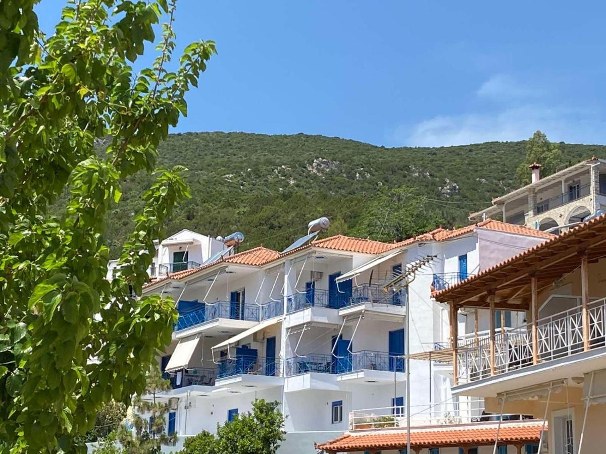 Matina Apartments Tyros Екстер'єр фото