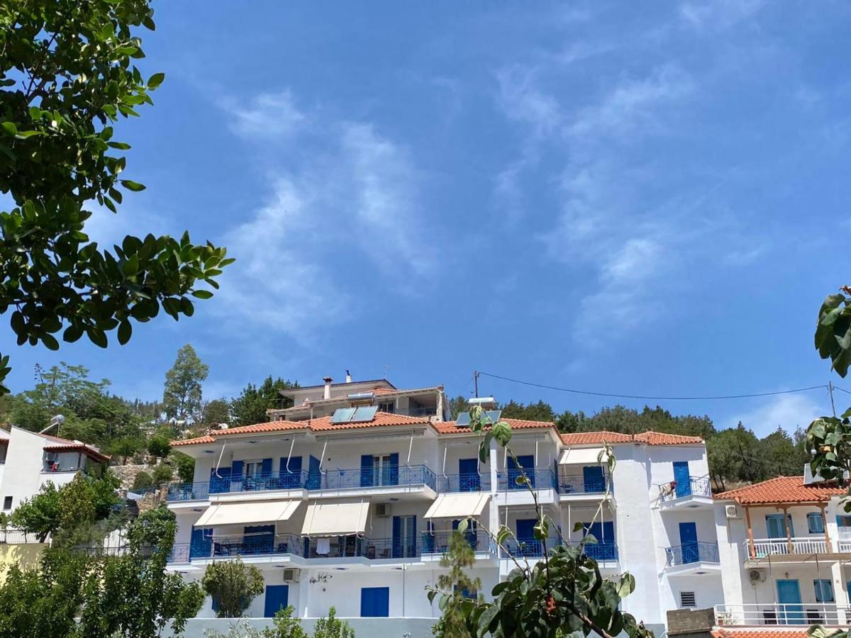 Matina Apartments Tyros Екстер'єр фото